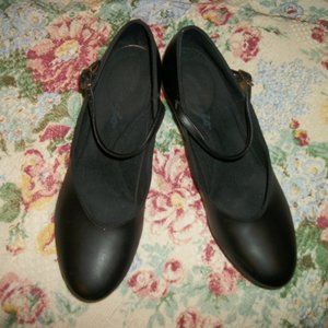 SUMMER OF MARY JANES CLASSICS BLACK LEATHER DANCE STYLE MARY JANES 11